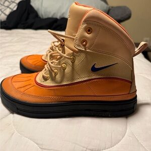 Nike Kids Boots size Youth 7